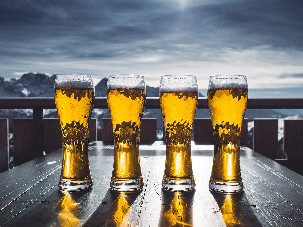 beer, glass, table-932994.jpg